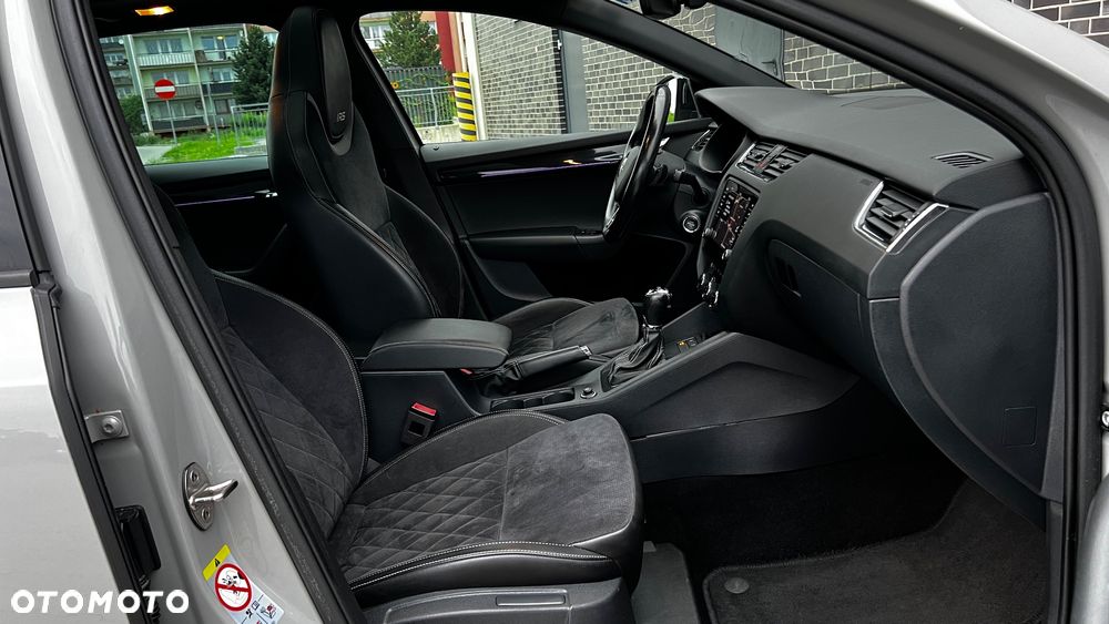 Skoda Octavia 2.0 TDI 4x4 DSG RS - 34