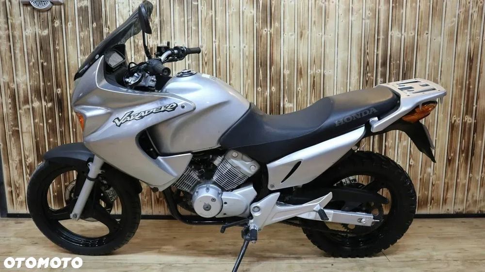 Honda Varadero 125 2005 r rama + dokumentacja - 1
