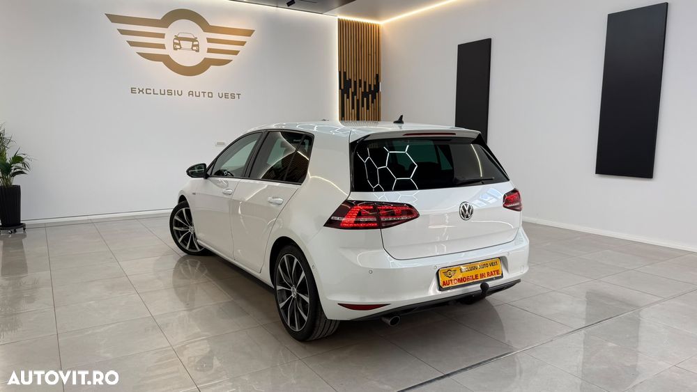 Volkswagen Golf - 14