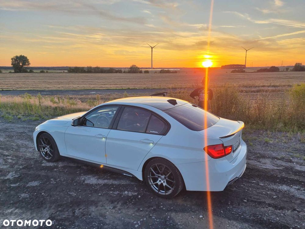 BMW Seria 3 328i xDrive Sport-Aut Sport Line - 8