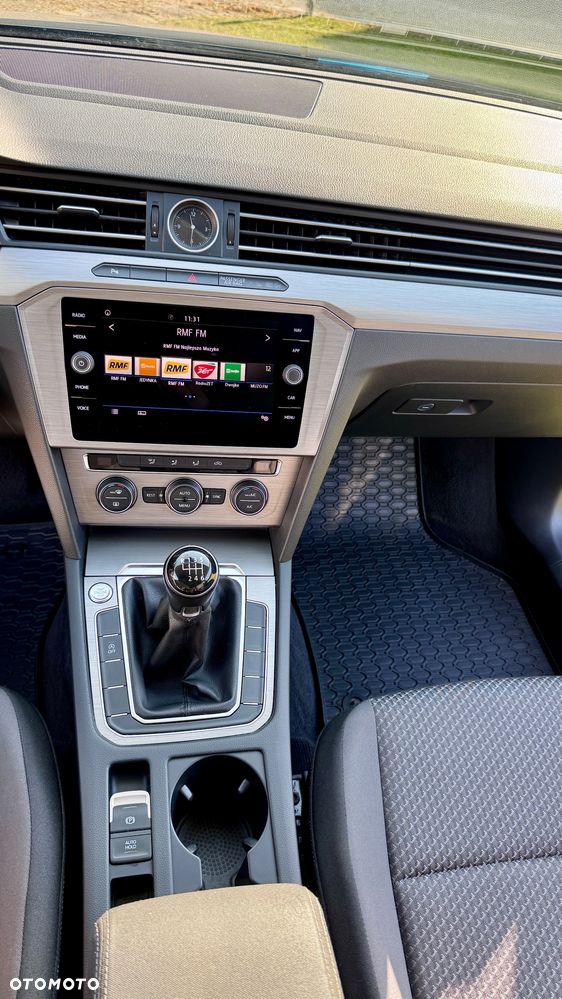 Volkswagen Passat - 10
