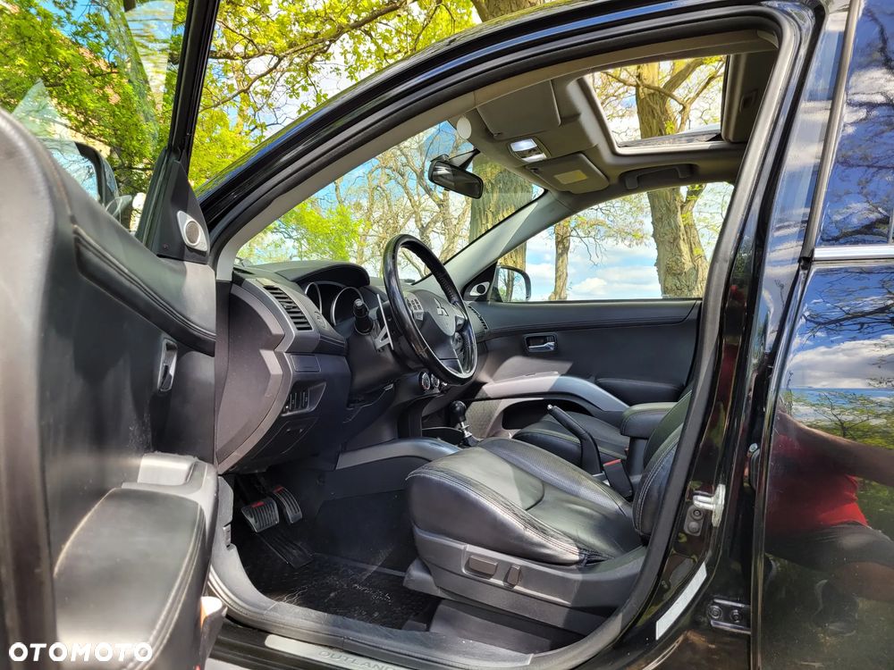 Mitsubishi Outlander - 25