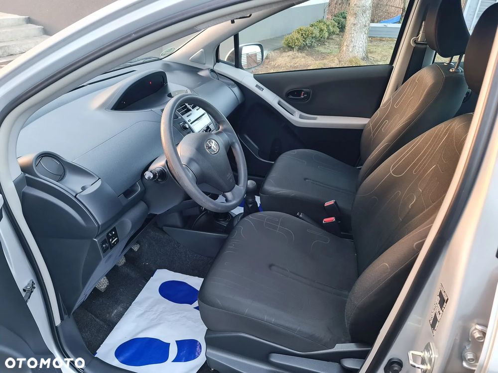 Toyota Yaris - 7