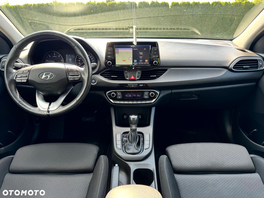 Hyundai i30 Kombi 1.6 CRDI DCT YES - 9