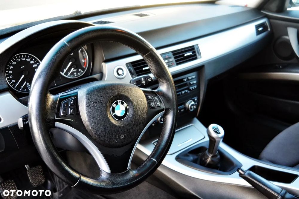 BMW Seria 3 318d - 8
