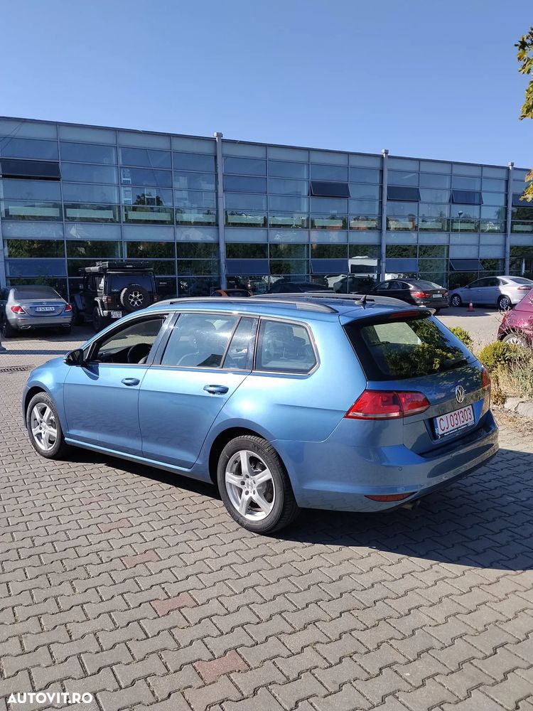Volkswagen Golf - 6