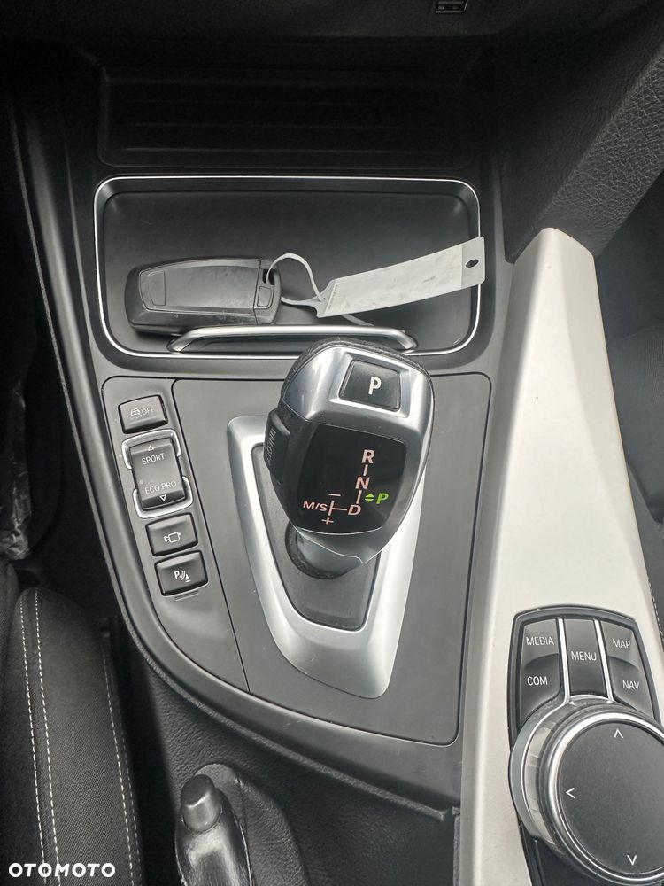 BMW Seria 3 318d Advantage - 26