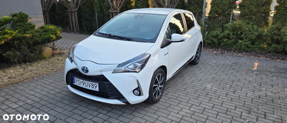 Toyota Yaris Hybrid 100 Premium EU6 - 1