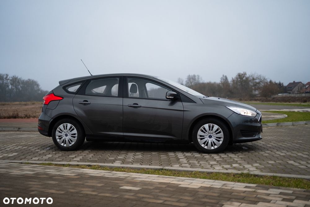 Ford Focus 1.6 Trend - 8