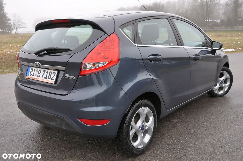 Ford Fiesta 1.4 Autom Titanium - 4