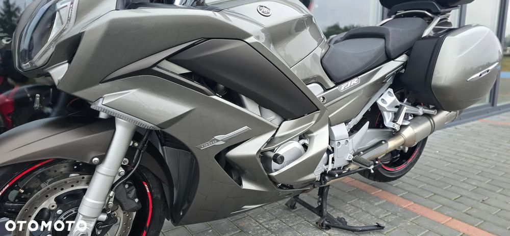 Yamaha FJR - 27