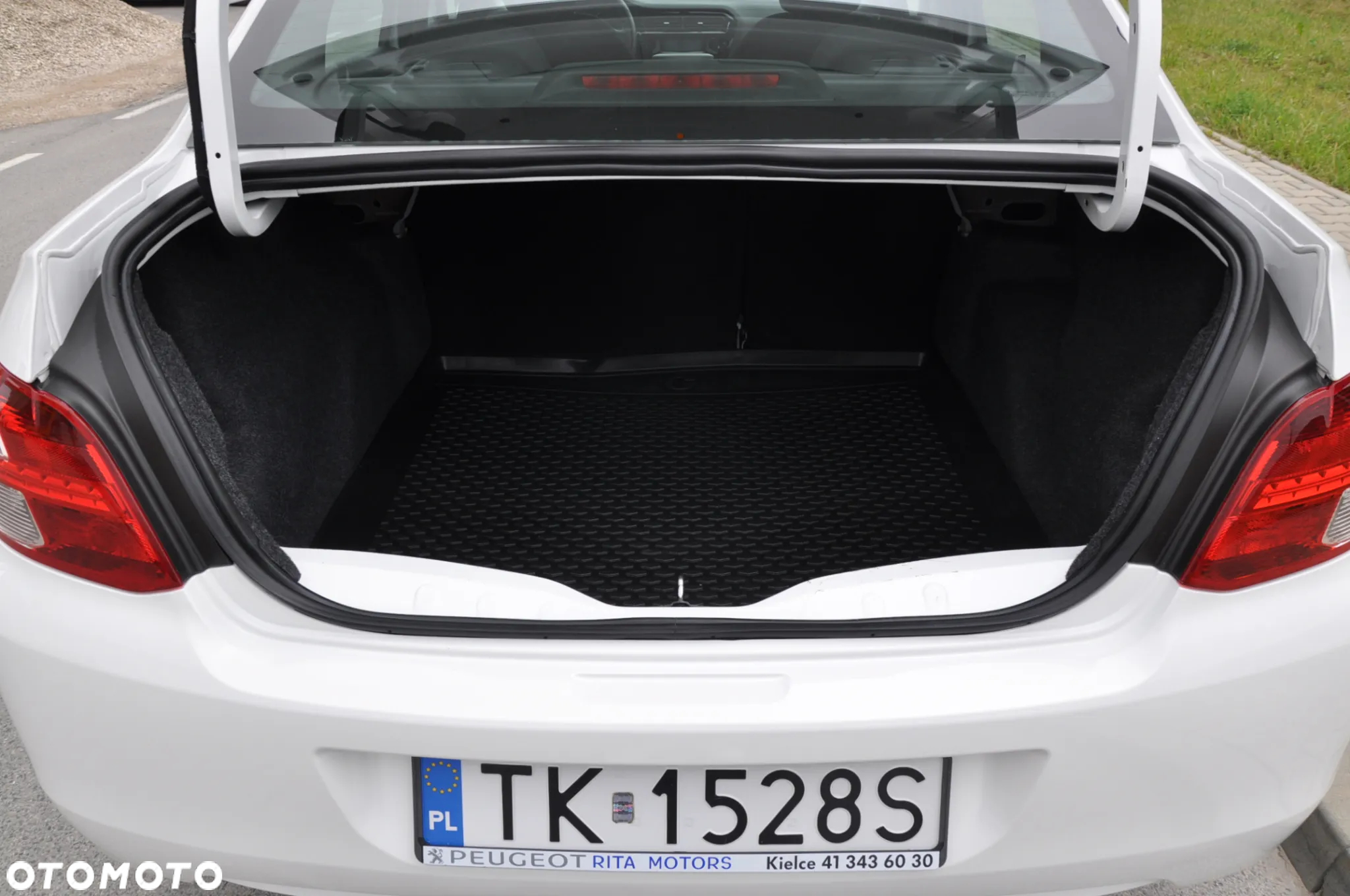 Peugeot 301 1.2 Pure Tech Access - 36