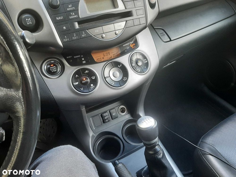 Toyota RAV4 - 7