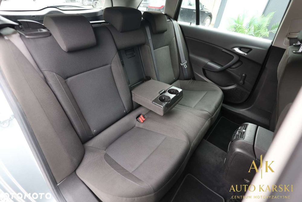 Opel Insignia - 36