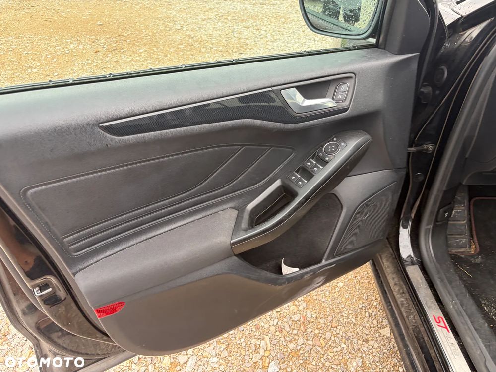 Ford Focus 1.5 TDCi Titanium PowerShift - 14