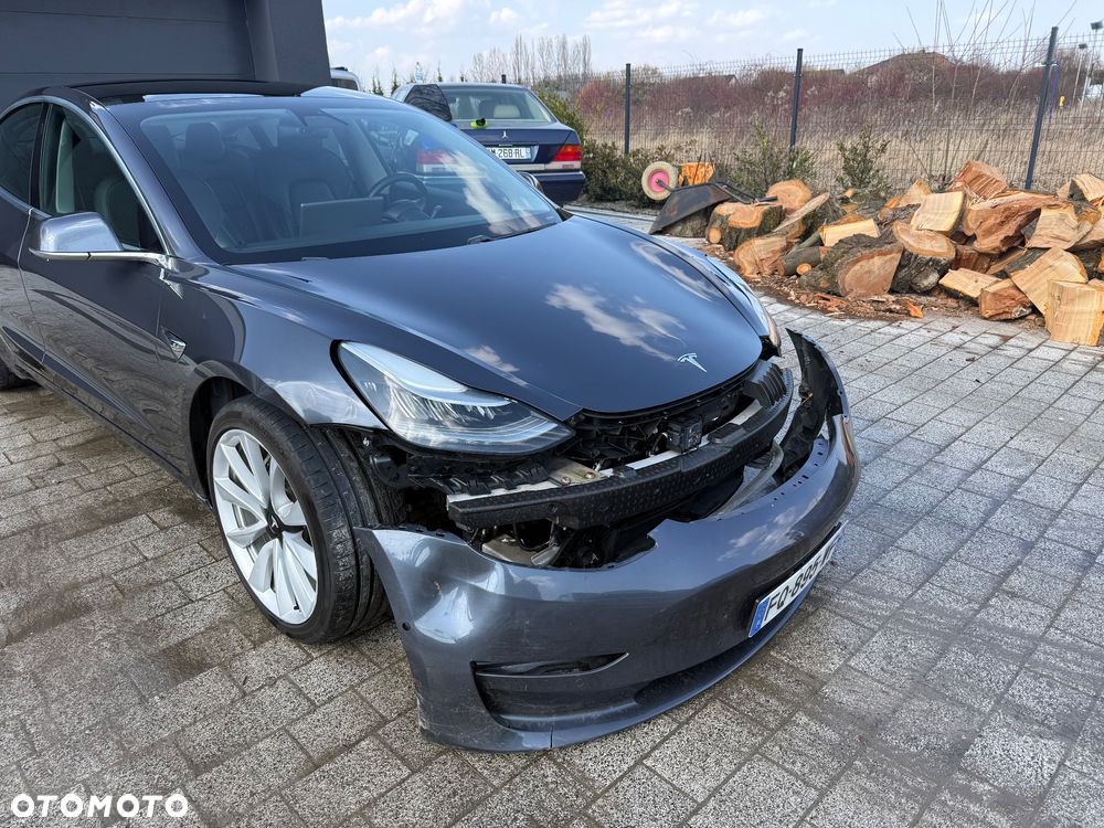 Tesla Model 3 - 11