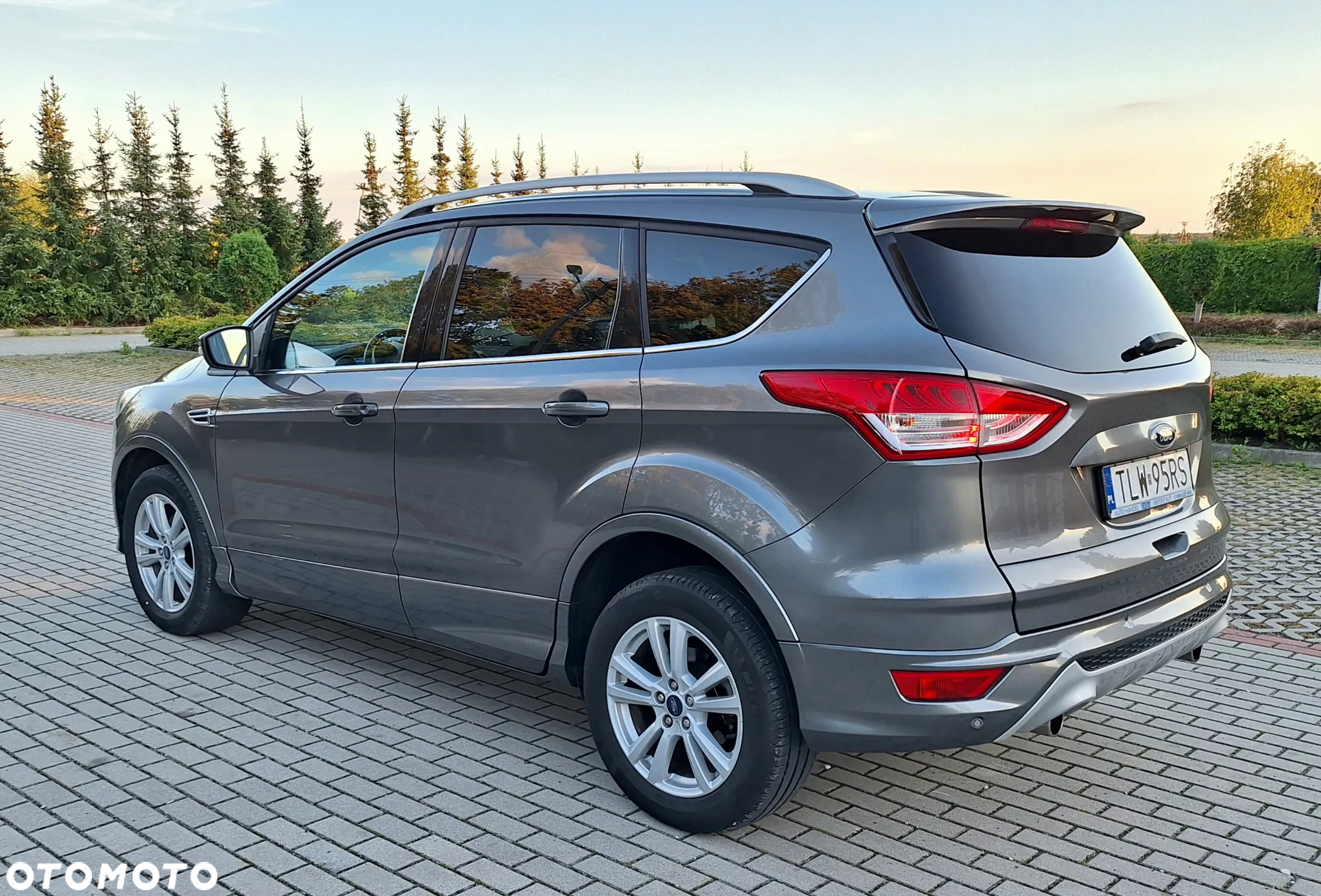 Ford Kuga 1.6 EcoBoost 2x4 Titanium - 3