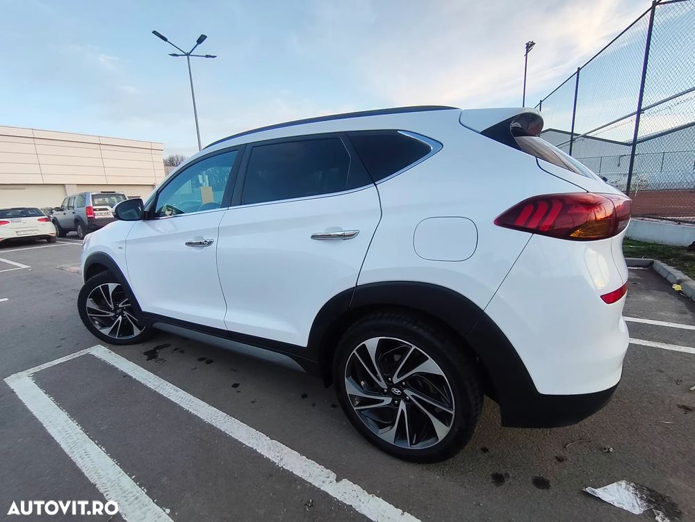 Hyundai Tucson 2.0 CRDI 4WD 8AT Premium - 21