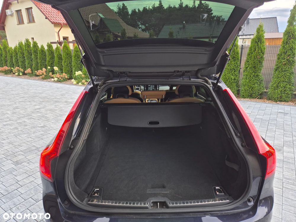 Volvo V90 D3 Momentum Pro - 17