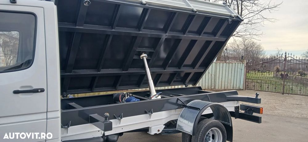 Mercedes-Benz Sprinter - 4