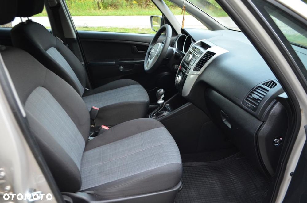 Kia Venga - 29