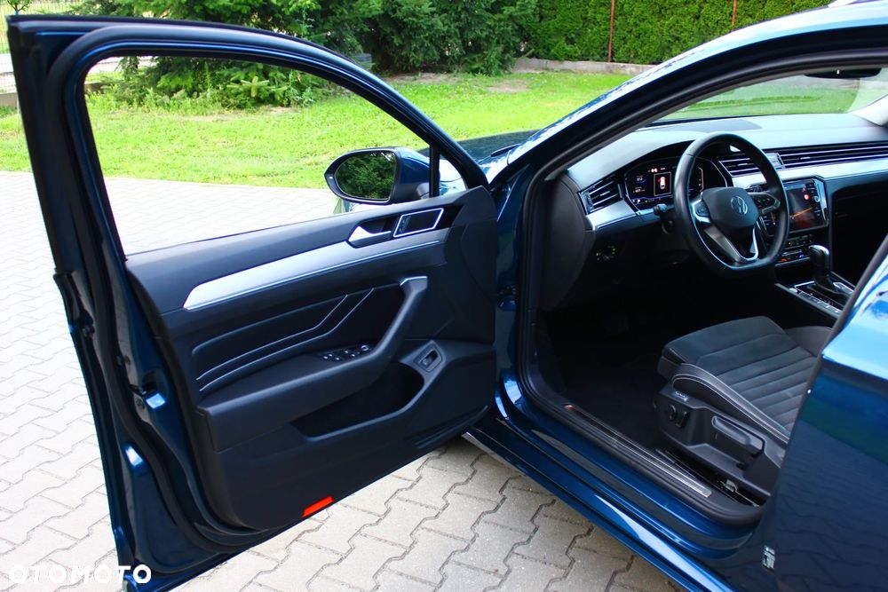 Volkswagen Passat 2.0 TDI SCR DSG Elegance - 34