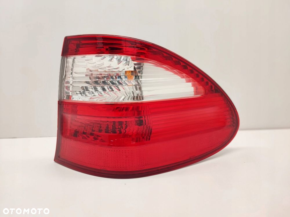 MERCEDES E KLASA W211 LAMPA TYŁ TYLNA PRAWA KOMBI - 3