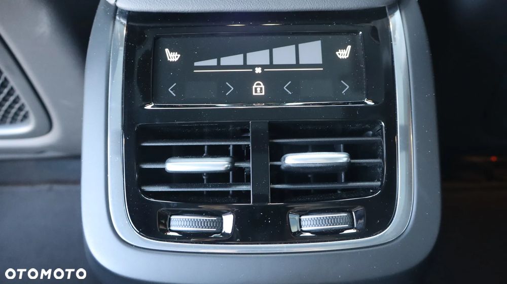 Volvo XC 60 B5 B AWD Ultimate Black Edition - 20