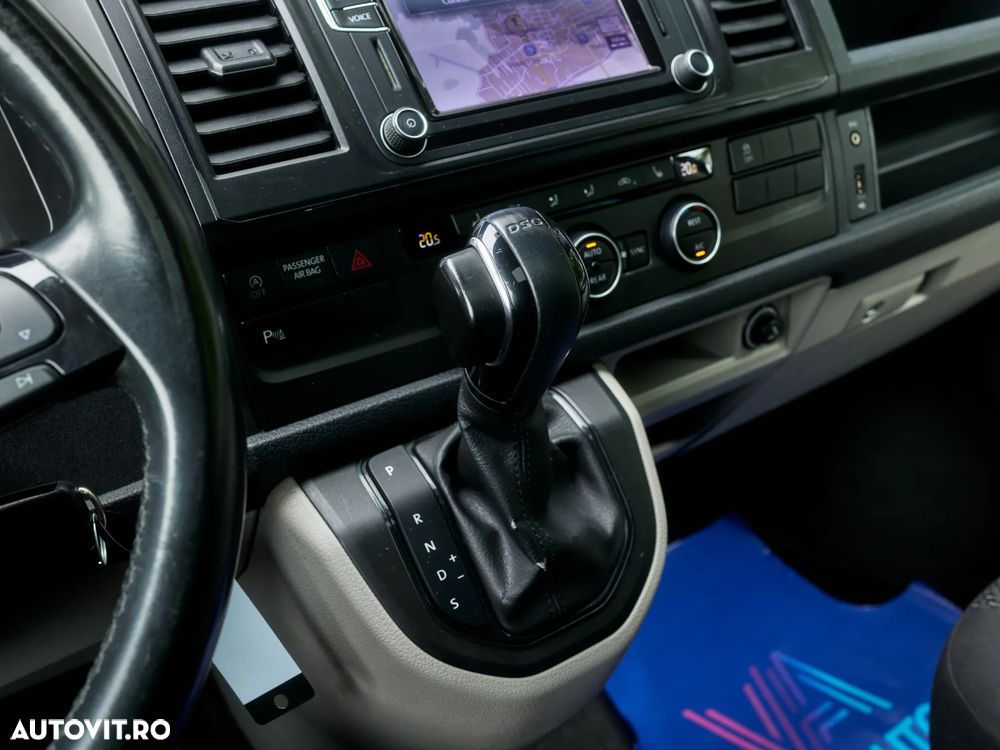 Volkswagen Caravelle KR Comfortline DSG 4M - 22