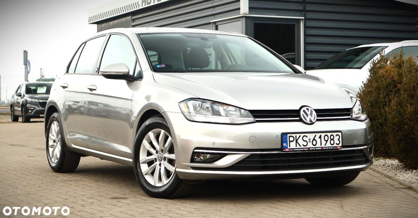 Volkswagen Golf - 1