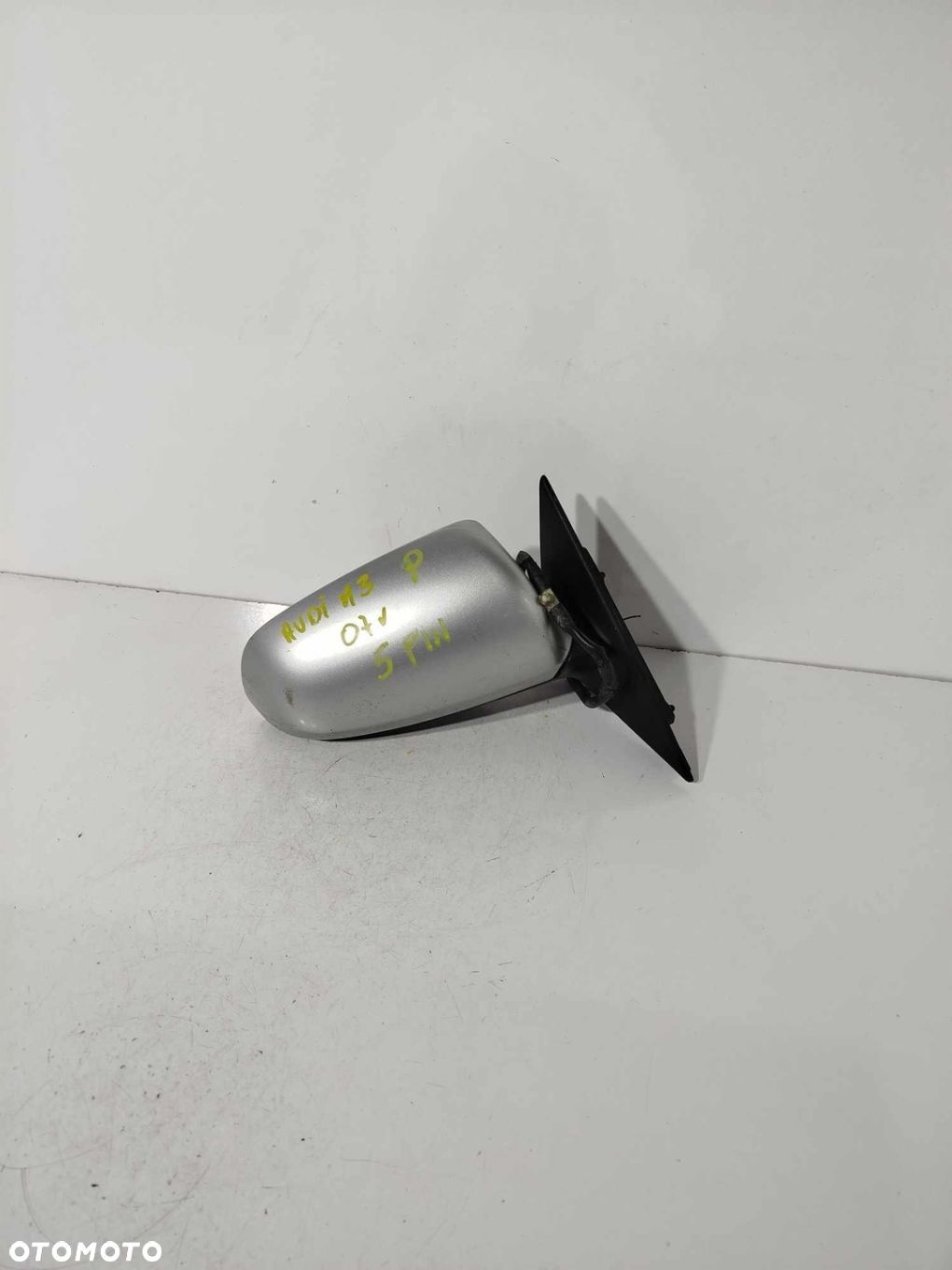 LUSTERKO PRAWE PRZEDNIE AUDI A3 8P 05-08 5 PIN - 1