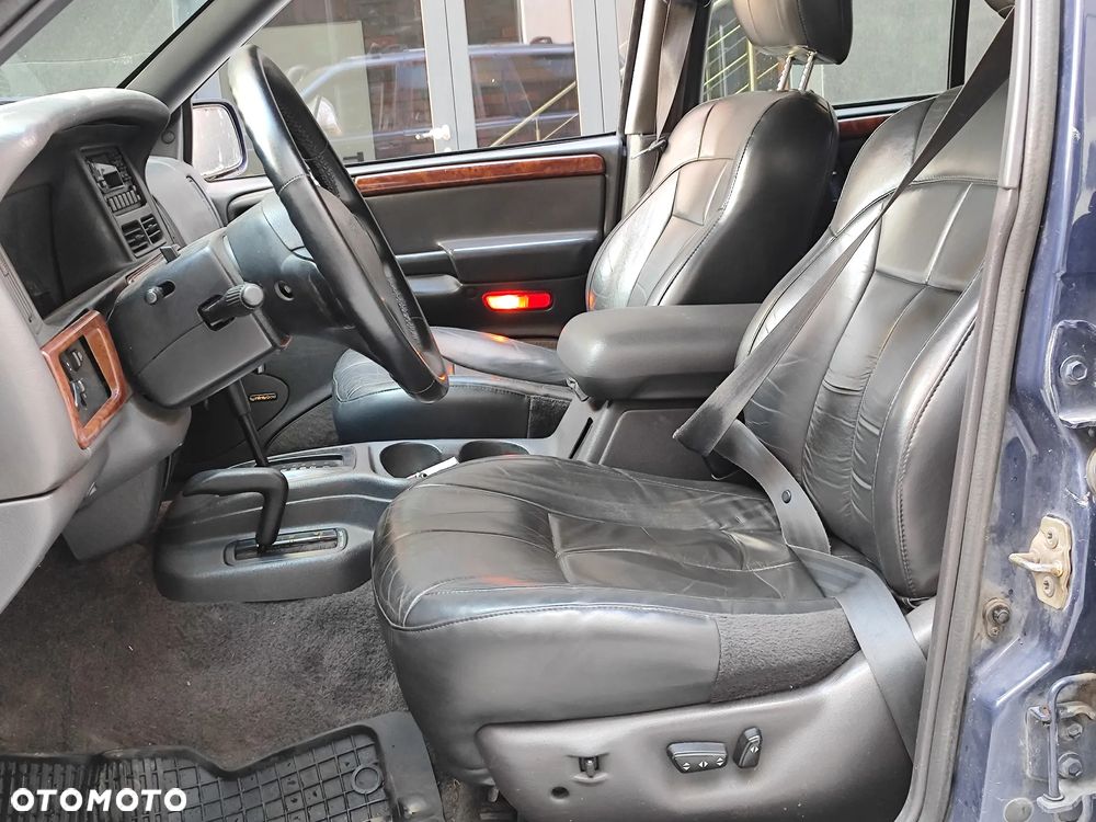 Jeep Grand Cherokee - 16