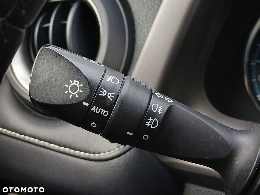 Toyota RAV4 Hybrid Premium 4x2 - 32