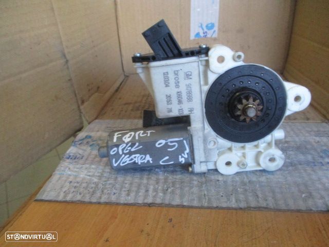 Motor Elevador Vidro 106046103 OPEL VECTRA C SW 2005 FD - 1