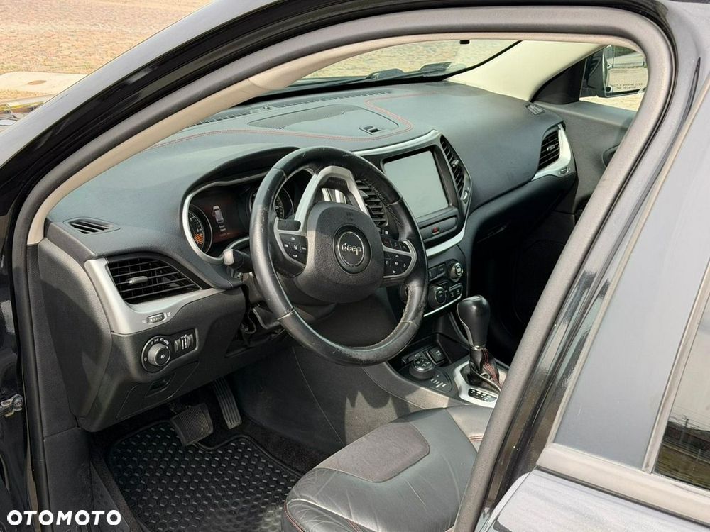 Jeep Cherokee - 9