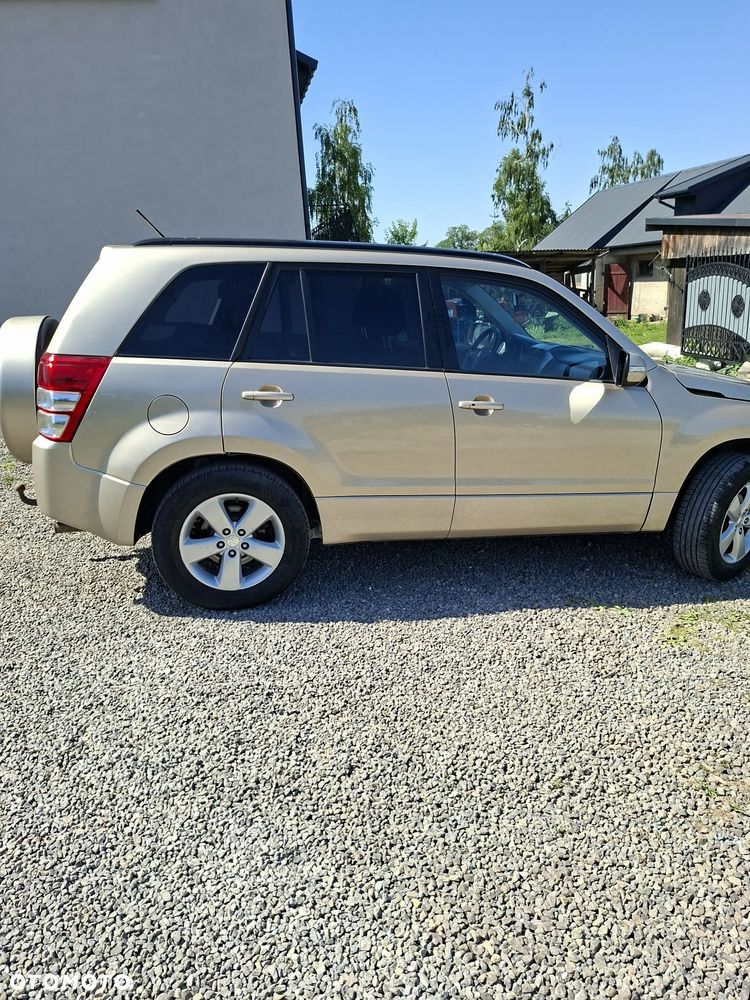 Suzuki Grand Vitara - 2