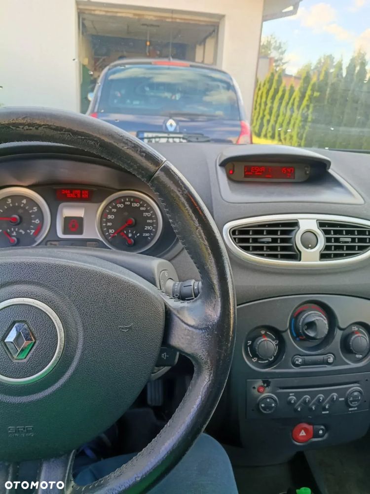 Renault Clio - 6