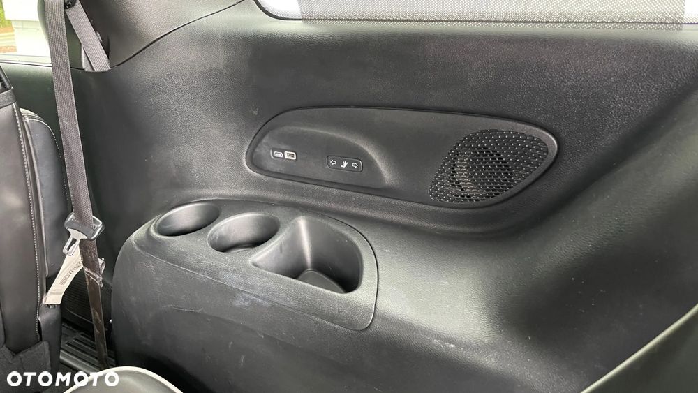 Chrysler Pacifica - 25