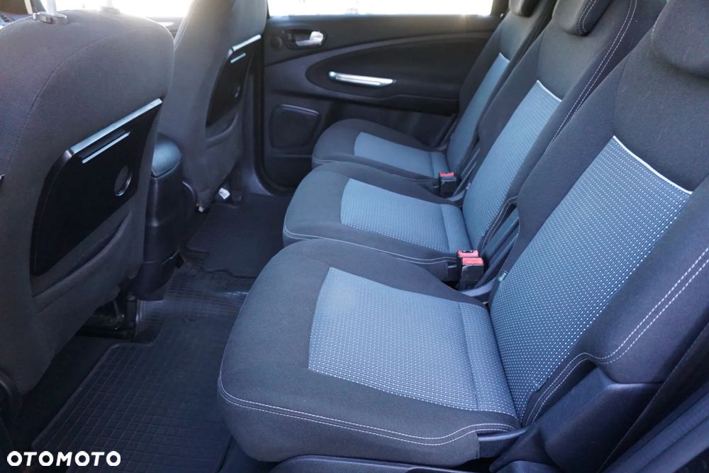 Ford S-Max 2.0 TDCi DPF Ambiente - 10