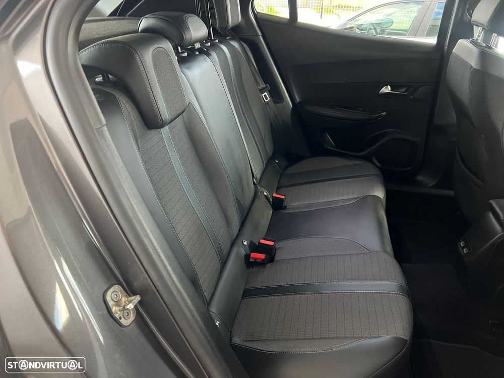 Peugeot 2008 1.5 BlueHDi Allure Pack - 28