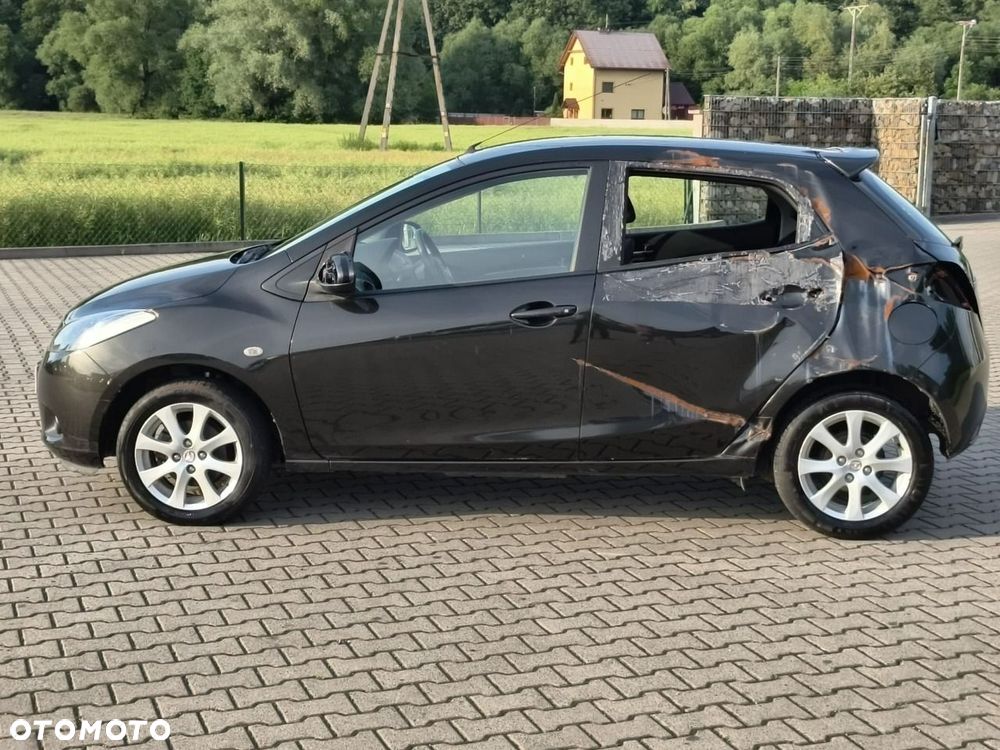Mazda 2 - 4