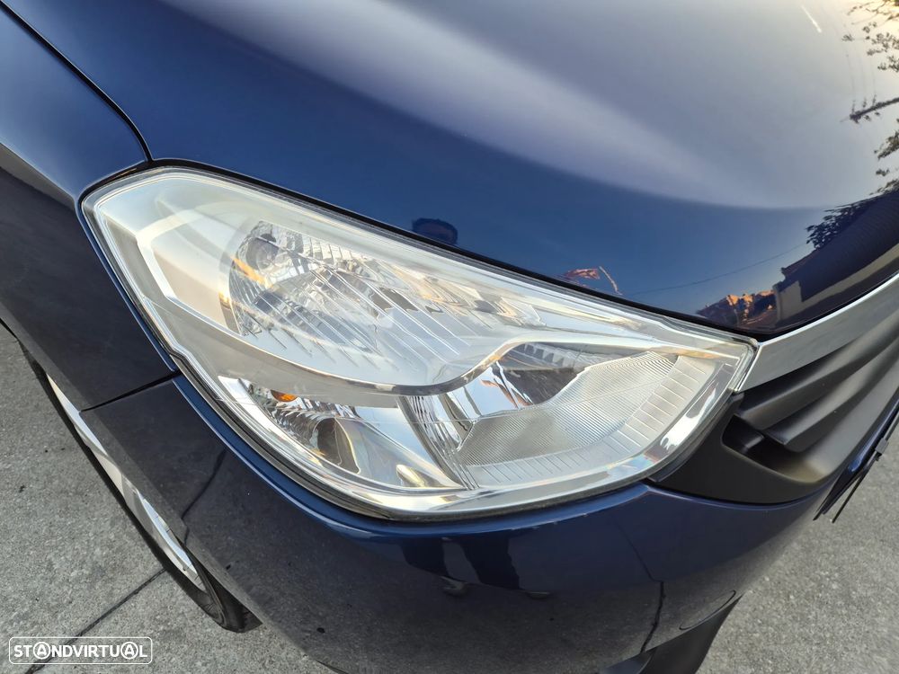 Dacia Lodgy 1.5 dCi SL 10 Anos 7L - 11