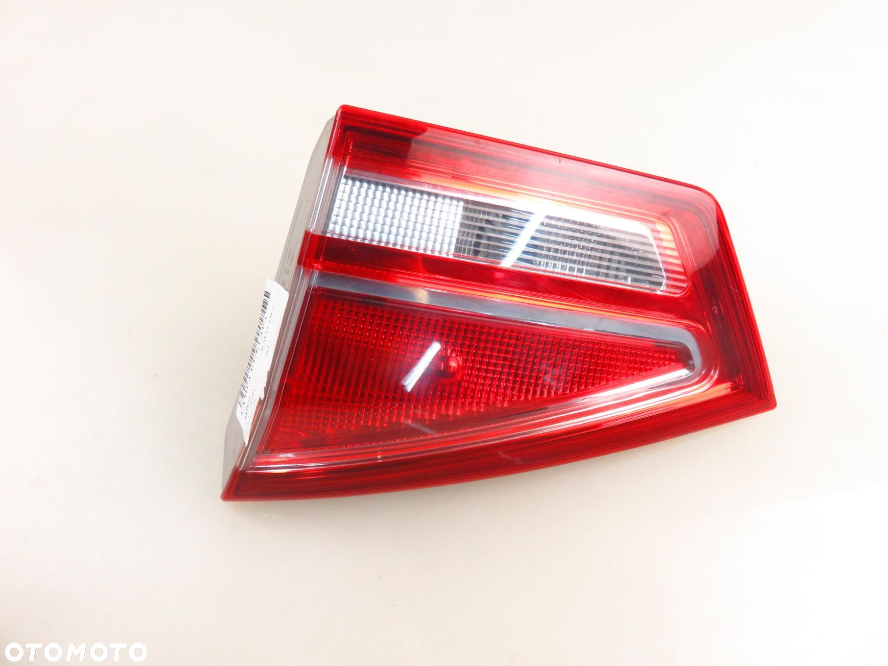 LAMPA PRAWA TYLNA KLAPA FORD B-MAX (JK) AV1113A602AG - 1