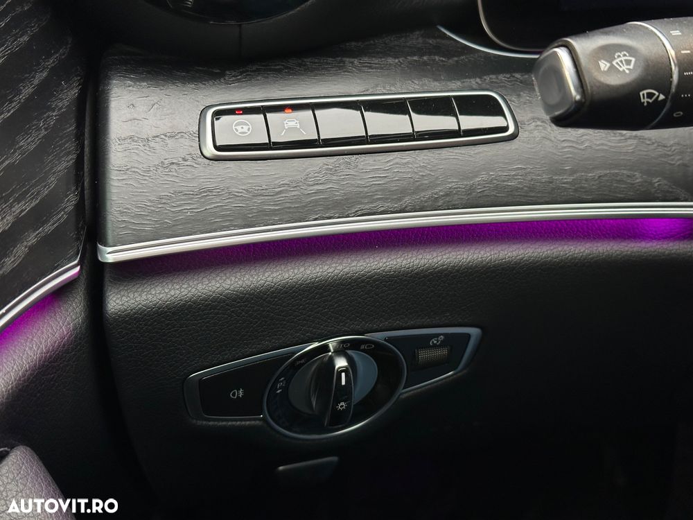 Mercedes-Benz E 300 de 9G-TRONIC AMG Line - 32
