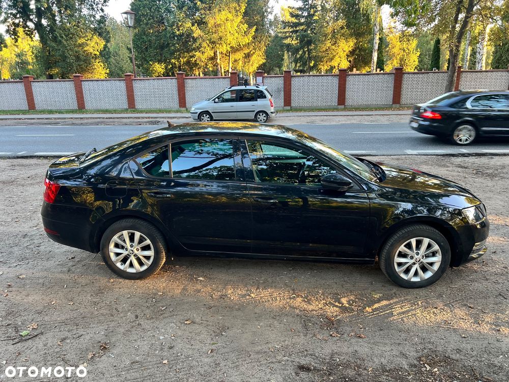 Skoda Octavia 1.6 TDI Ambition DSG - 2