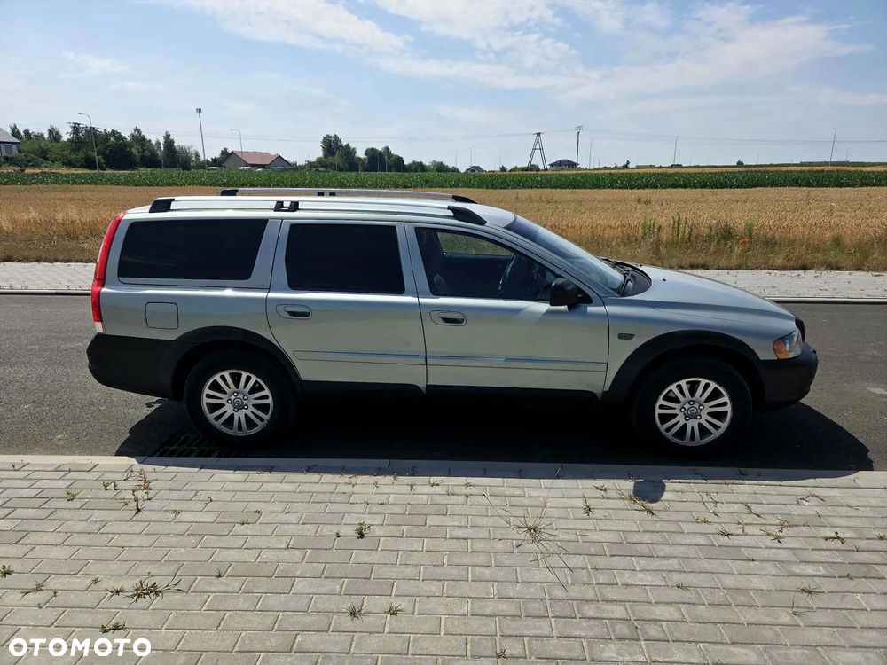 Volvo XC 70 2.5T AWD Momentum - 1
