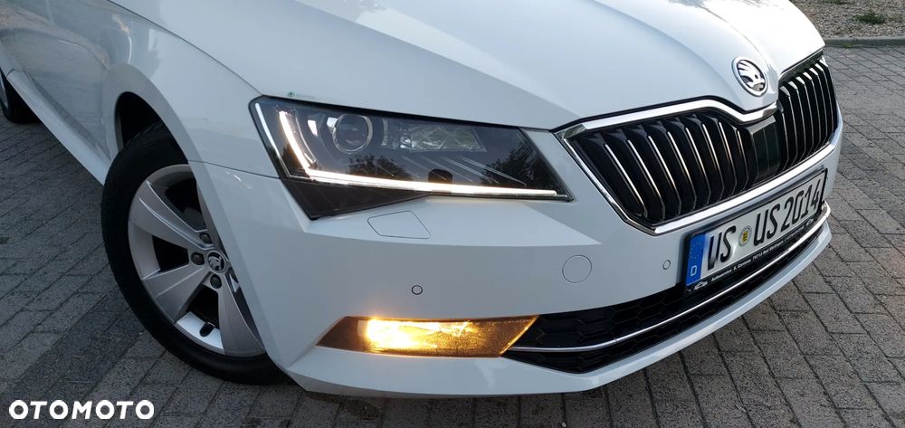 Skoda Superb 2.0 TDI Premium Edition - 18