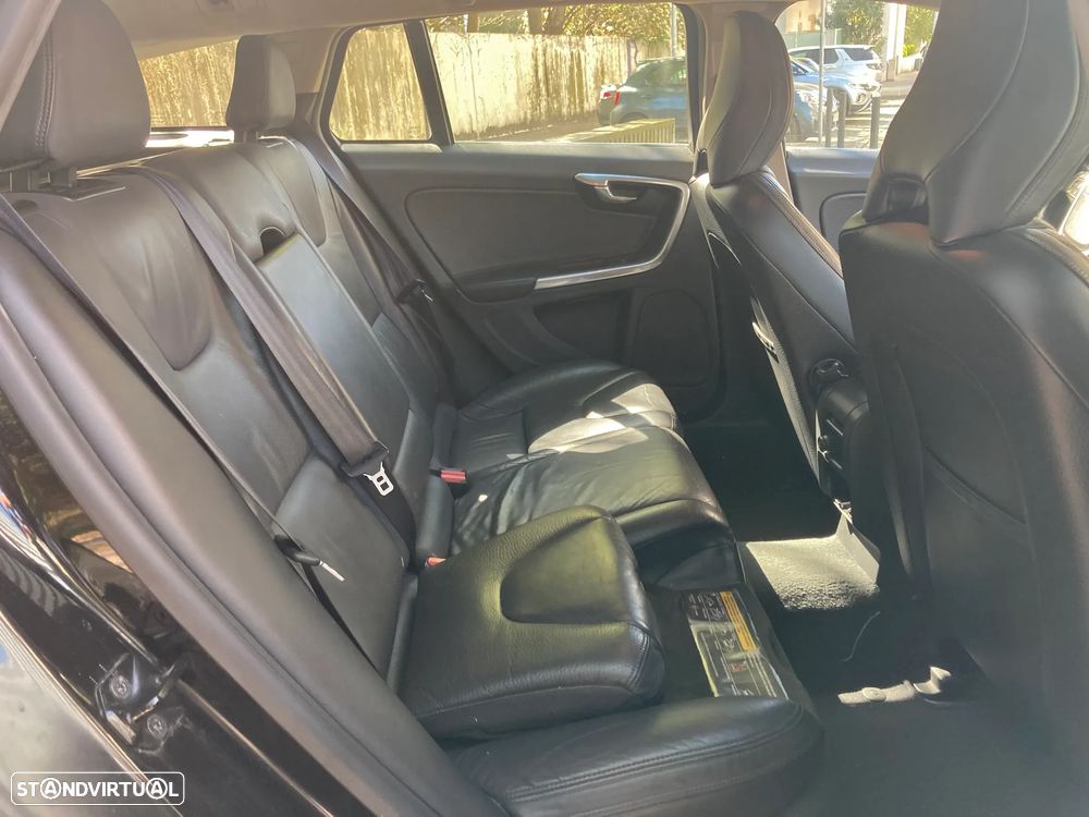 Volvo V60 1.6 D2 Drive Momentum Start/Stop - 7