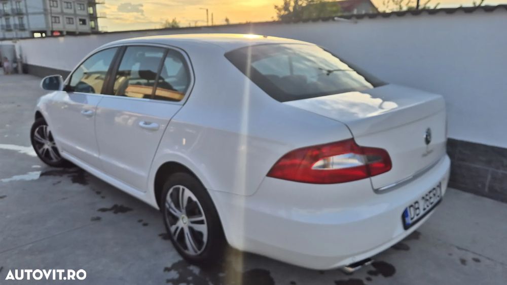 Skoda Superb 2.0 TDI Elegance - 6