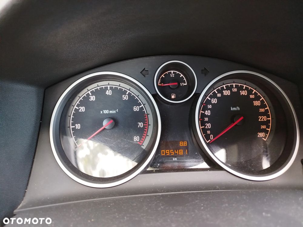 Opel Astra 1.4 - 8